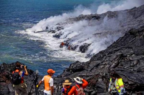 4006418_web1_Media_Lava_Tour_CD_USGS_HVNP_1