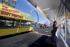 4206141_web1_county_fair_setup_1