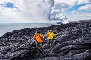 4711550_web1_960_eruption-crew-rangers-rob-ely-and-john-moraes-replace-white-rope-line-marking-closed-coastal-cliffs
